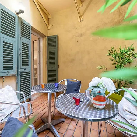 Large One Bedroom Flat In The Old Town Апартаменты Ницца