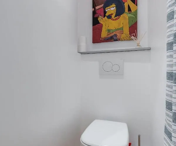 Large One Bedroom Flat In The Old Town
