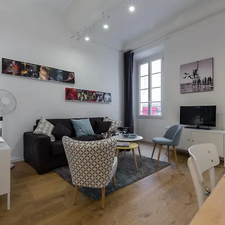 Large One Bedroom Flat In The Old Town * ניס