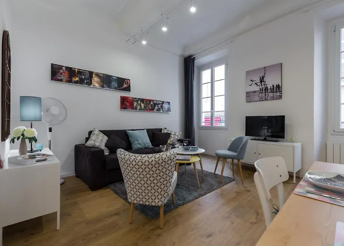 Large One Bedroom Flat In The Old Town * Nice