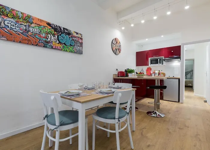 Apartment Large One Bedroom Flat In The Old Town