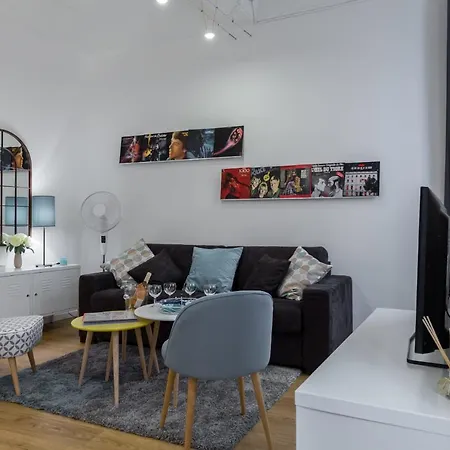 Large One Bedroom Flat In The Old Town Apartmán