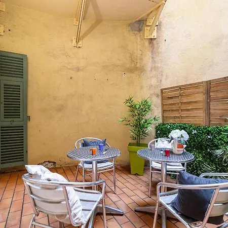 Large One Bedroom Flat In The Old Town Appartement *