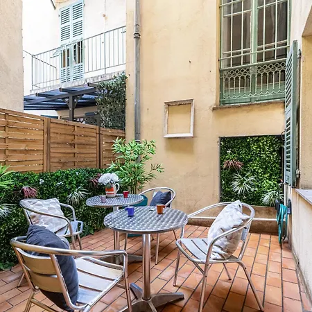 Apartmán Large One Bedroom Flat In The Old Town Nice