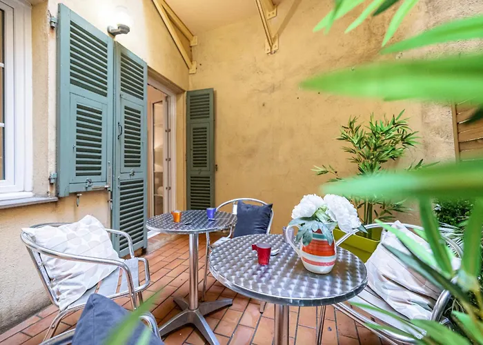 Large One Bedroom Flat In The Old Town Lejlighed Nice